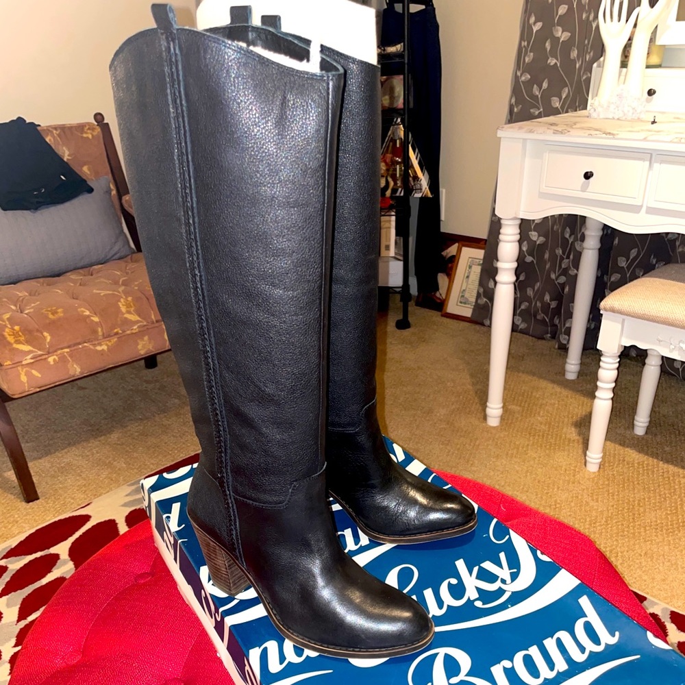 Women’s black Lucky Brand cowgirl boots size 9